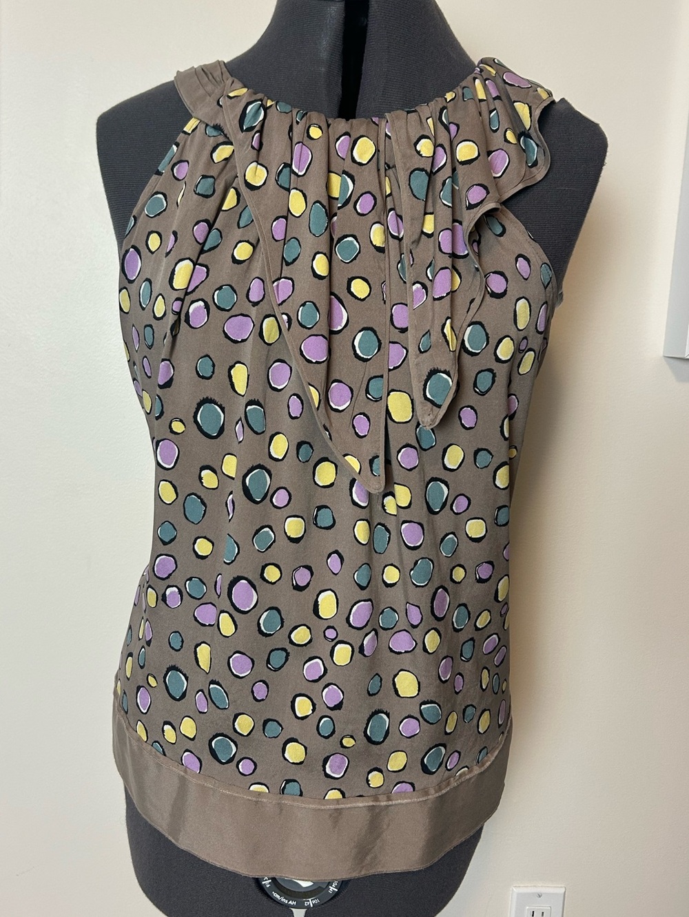 BCBGMAXAZRIA Silk Polka Dot Sleeveless Blouse Taupe Pastel Print Tie Back Medium